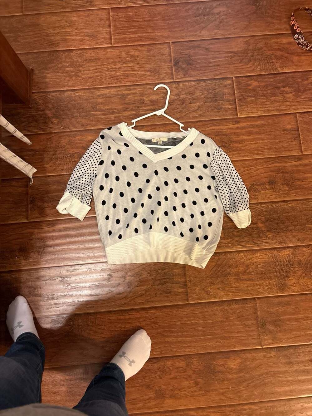 Les Serein Polka Dot V-Neck Short Sleeve Knit Sweater